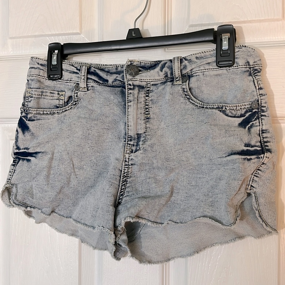 Vanilla Star denim shorts size 9